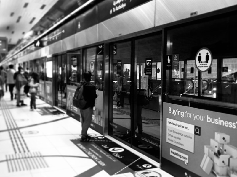 Dubai Metro: Where are all the&nbsp;women?!